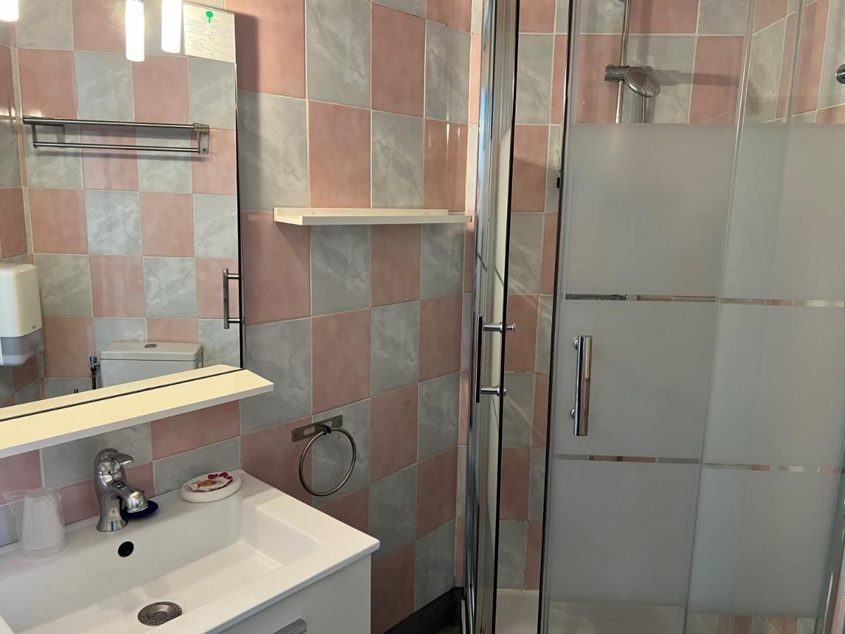 Logis Hotel Des Causses Millau Zewnętrze zdjęcie